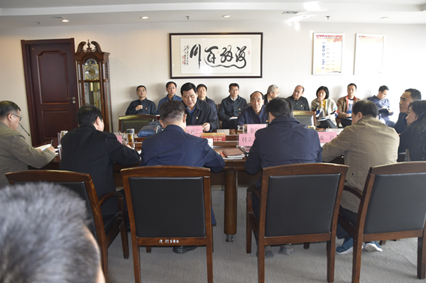 集團公司黨委理論學(xué)習中心組召開(kāi)“廉潔自律”專(zhuān)題集中學(xué)習研討會(huì )議