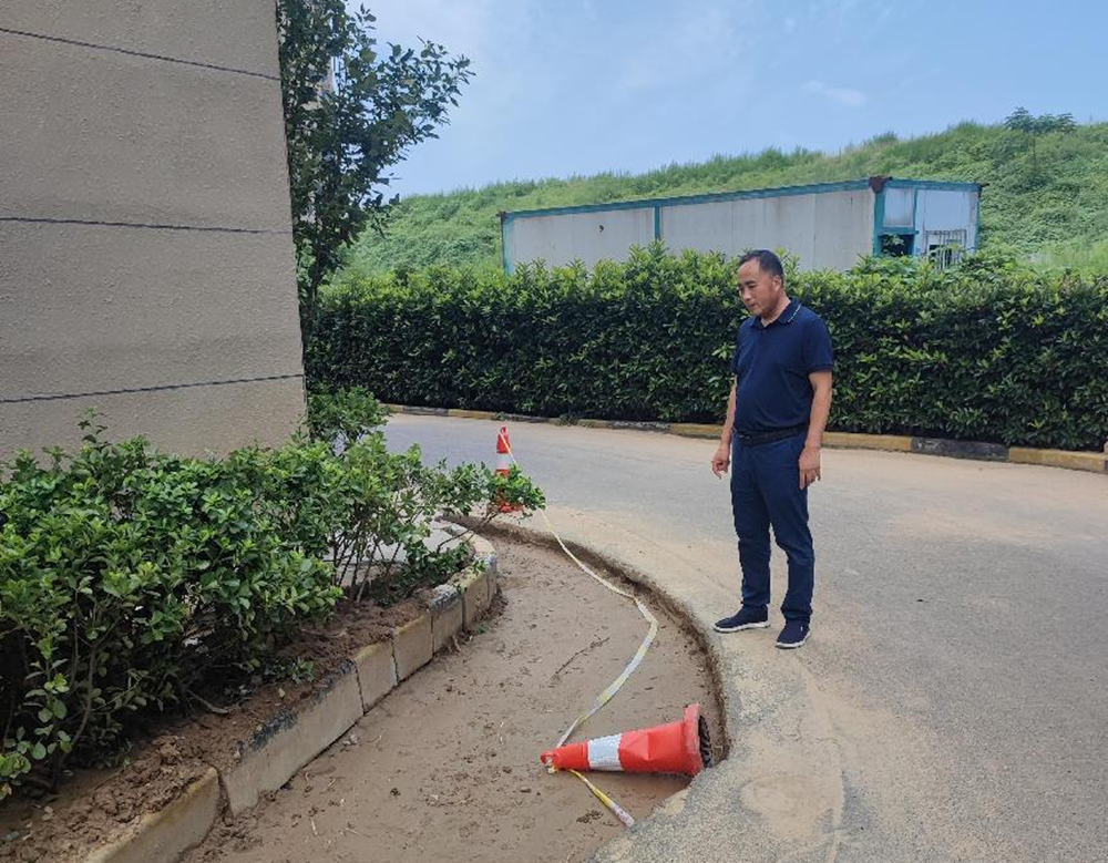 集團公司黨委委員、副總經(jīng)理祁紅軍到柳林安置區檢查督導消防整改和驗收工作